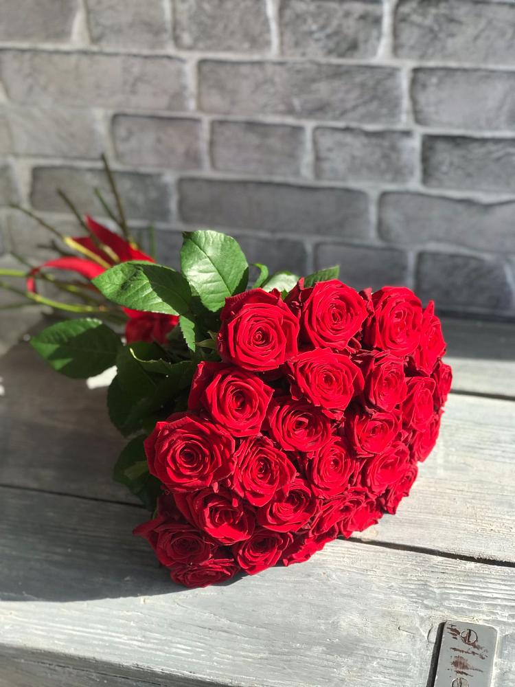 Букет Красные розы Фридом в Конобеево