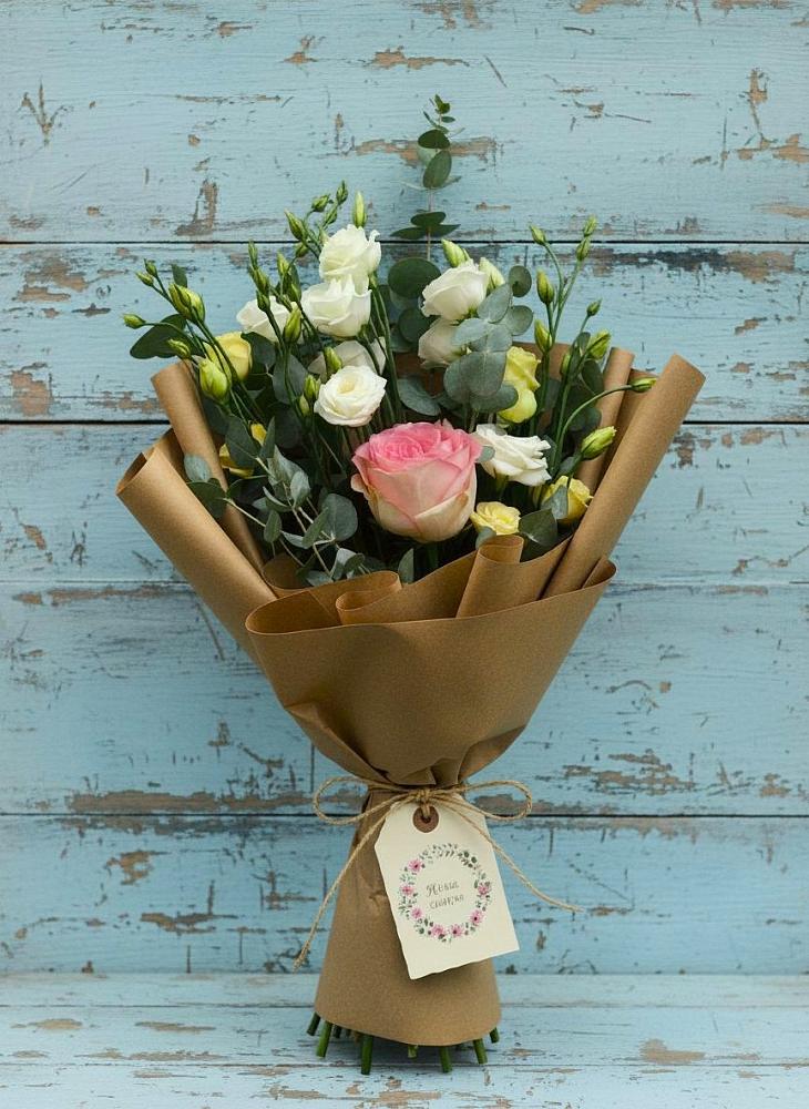 Букет цветов из: Розы и Лизиантусы в Конобеево