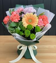 Букет цветов из:  Гвоздики, Розы, Герберы и Хризантемы в Конобеево