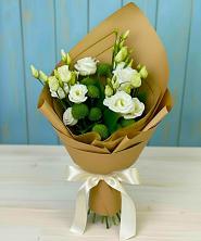 Букет цветов из:  Хризантемы и Лизиантусы в Конобеево