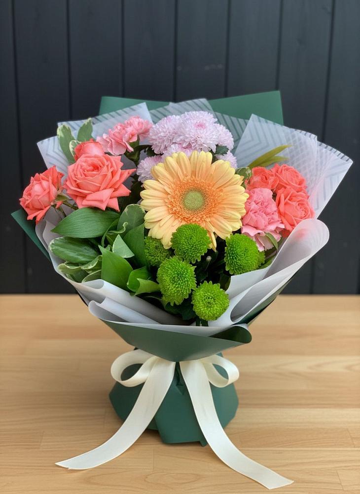 Букет цветов из: Гвоздики, Розы, Герберы и Хризантемы в Конобеево
